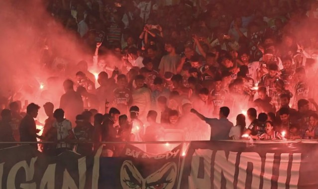 卫报：因管理机构和商业伙伴之间的纠纷，印超联赛被迫被搁置